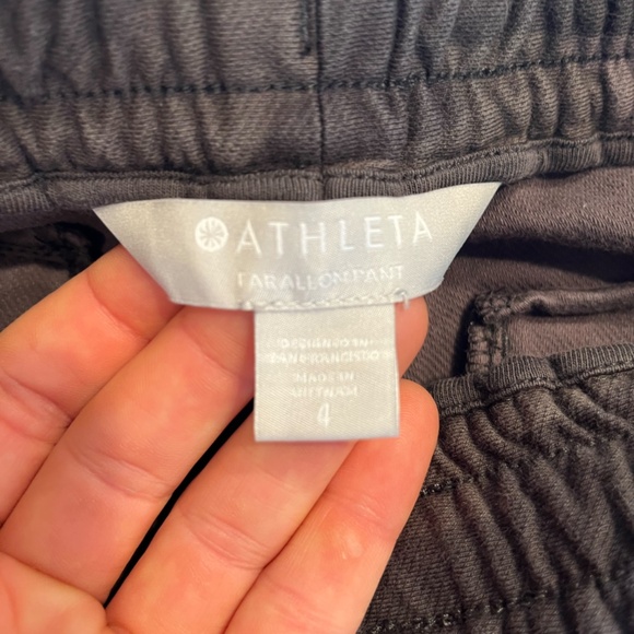 Athleta Camo farallon jogger with pocket & ankle zippers - Picture 6 of 6